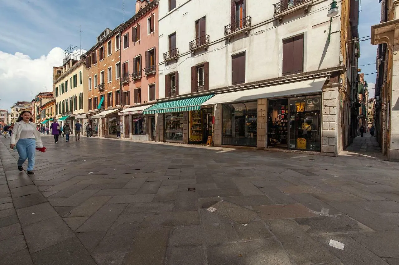 Ca\' D\'Oro Design By Wonderful Italy location